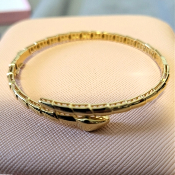 18Karat Serpentine Bangle - Picture 2 of 3